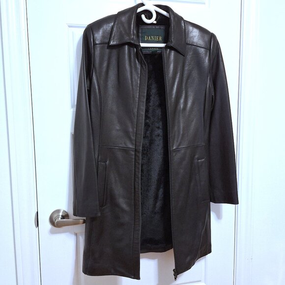 Danier Black Leather Trench Coat with winter lining size 6-8 - Picture 1 of 15